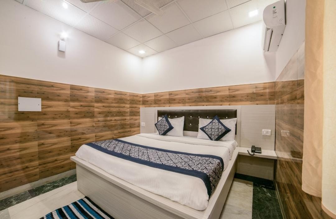 Couple Friendly Hotels in Noida
